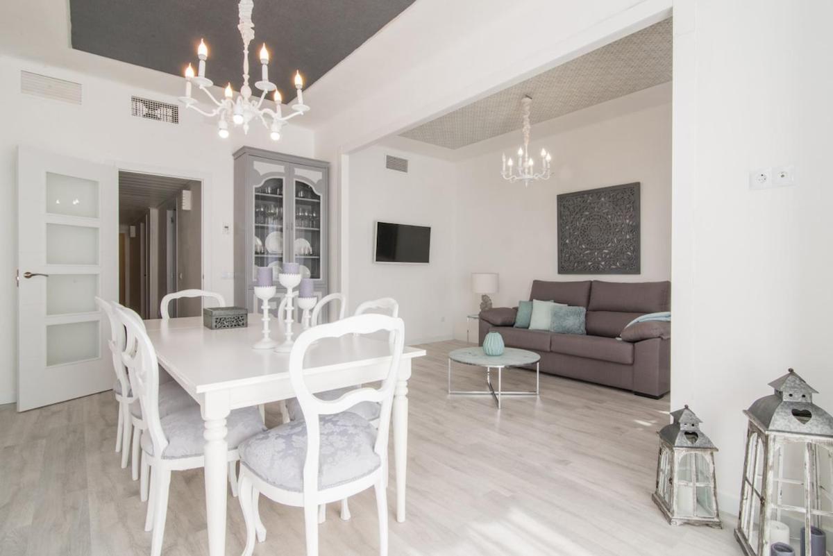 Nice, Cozy, Fcb Stadium,payment Parking Appartamento